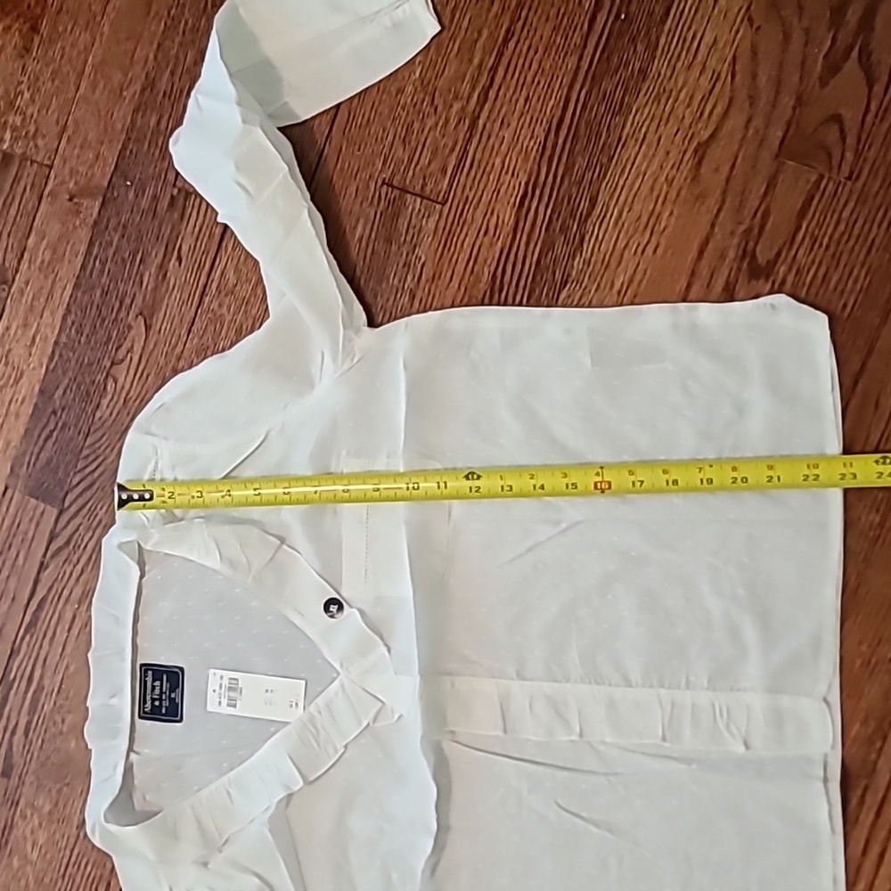 NWT Abercrombie and Fitch blouse - Picture 9 of 10
